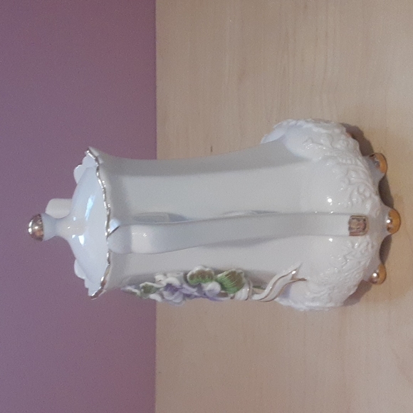 Tea pot ,Creamer & covered sugar bowl set - Picture 3 of 16